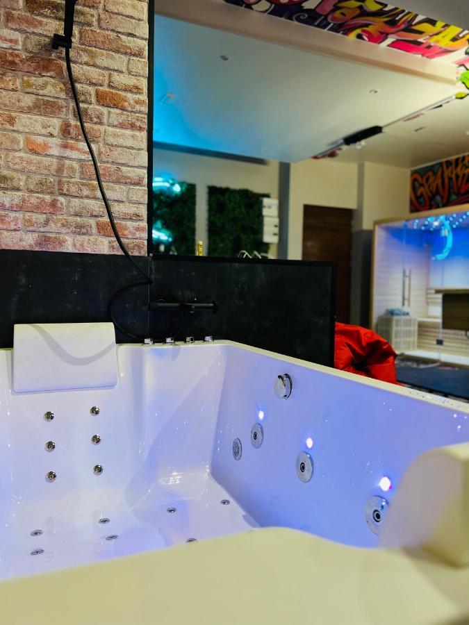 דואי Capsule Street Art - Sauna- Jacuzzi - Playstation 5 - Billard - Netflix - Home Cinema - Terrasse מראה חיצוני תמונה
