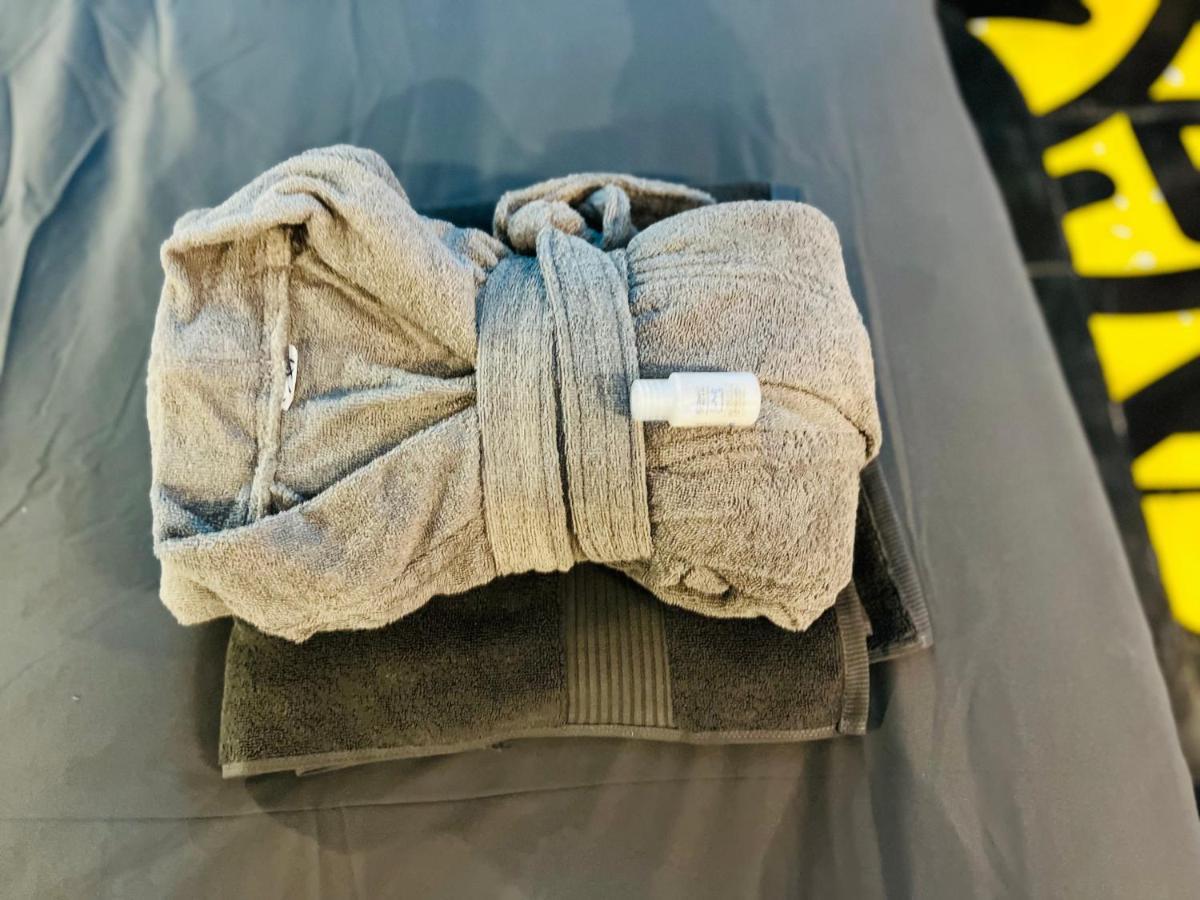 דואי Capsule Street Art - Sauna- Jacuzzi - Playstation 5 - Billard - Netflix - Home Cinema - Terrasse מראה חיצוני תמונה