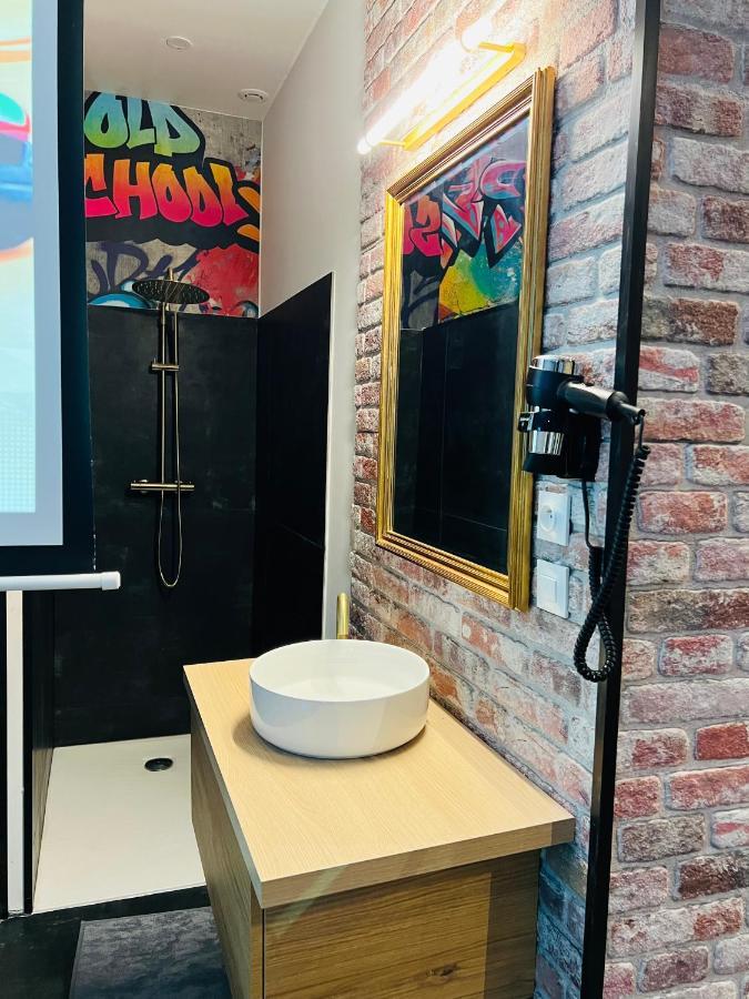 דואי Capsule Street Art - Sauna- Jacuzzi - Playstation 5 - Billard - Netflix - Home Cinema - Terrasse מראה חיצוני תמונה