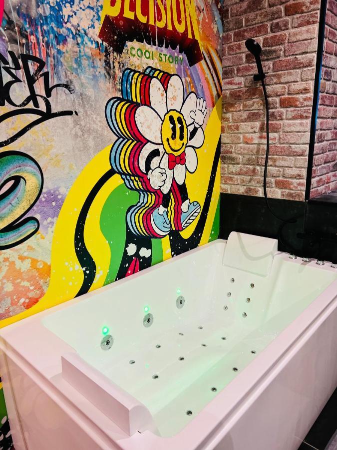 דואי Capsule Street Art - Sauna- Jacuzzi - Playstation 5 - Billard - Netflix - Home Cinema - Terrasse מראה חיצוני תמונה